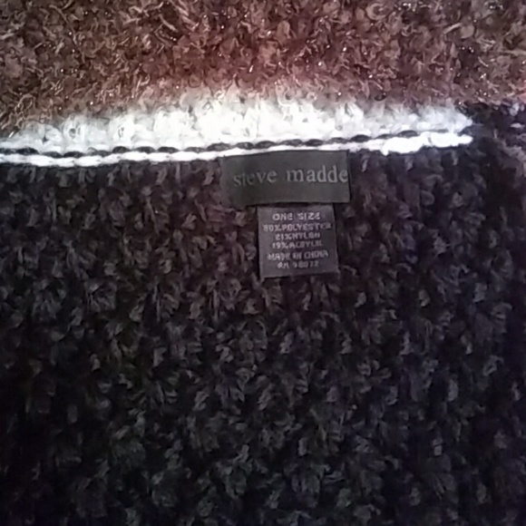 Steve Madden Infinity Scarf - Picture 5 of 6